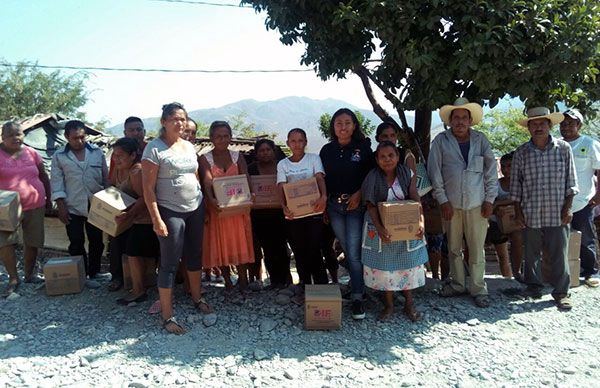 Entregan Despensas En Chichihualco Movimiento Antorchista Nacional