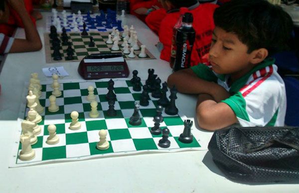 Logra Oaxaca cinco lugares en el concurso de ajedrez