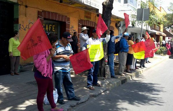 Campesinos de Oaxaca se manifiestan frente a Segob
