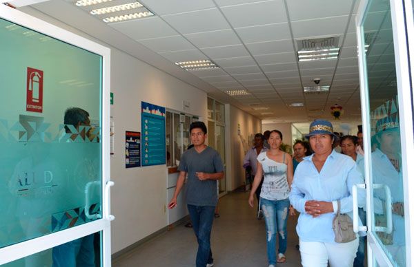 Antorchistas exigen que mejore hospital de Acatlán