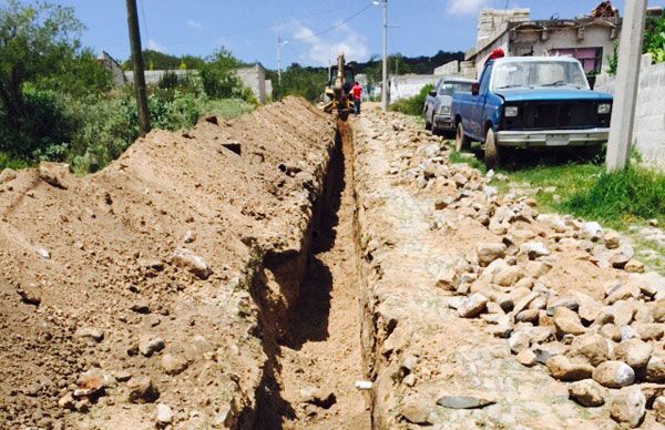 Arrancan obras de drenaje en la colonia Félix Olvera