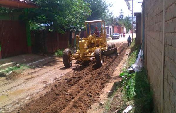 Antorcha inicia obra de pavimentación en Zaachila