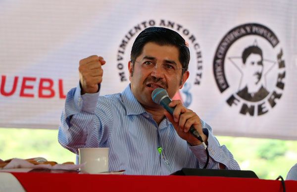 Los esfuerzos de investigación y preparación deben estar dirigidos  al sector pobre de México: Brasil Acosta Peña