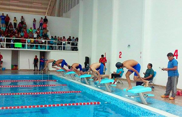 Realiza Antorcha competencia de natación en Ixtapaluca