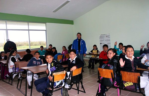 Movimiento Antorchista de Texcoco entrega más obras educativas