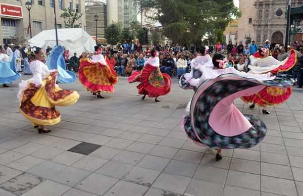 Honran a Manuel Serrano antorchistas de Chihuahua, exigen justicia al gobierno federal