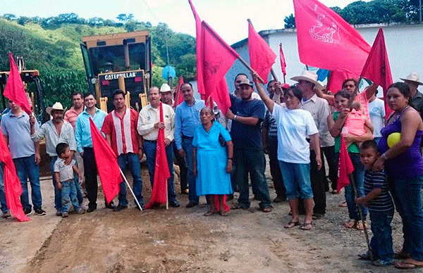 Obtiene Antorcha 13 mdp para carretera de Villa Purificación