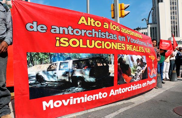 Demandan   en la Torre del Caballito justicia para Manuel Serrano