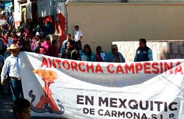 Encabezan antorchistas demandas ante el ayuntamiento de Mexquitic de Carmona