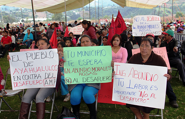 Los ciudadanos de Ayahualulco exigen respeto a su voluntad política: No al desafuero del alcalde Abundio Morales Rosas