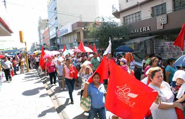 Antorchistas exigen se cumpla acuerdo de pavimentaciones