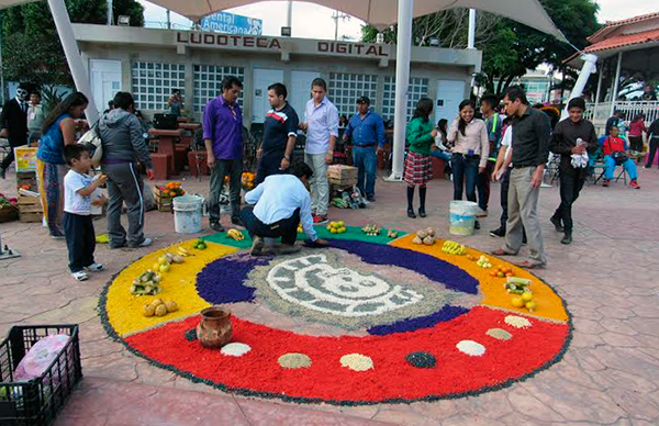 Rescata Antorcha tradiciones de Día de Muertos