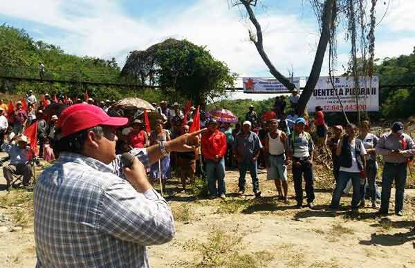 Resuelven antorchistas añejo problema de incomunicación en Cuautitlán de García Barragán