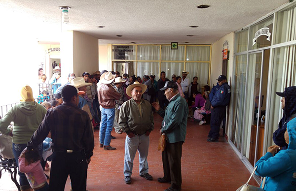 Se opone Luis Armando Colunga González atender demandas elementales de la gente en Charcas