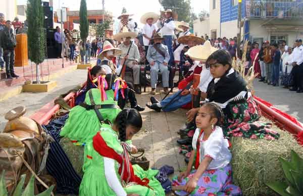 Celebran el 105 aniversario de la Revolución Mexicana en Villa de Ramos