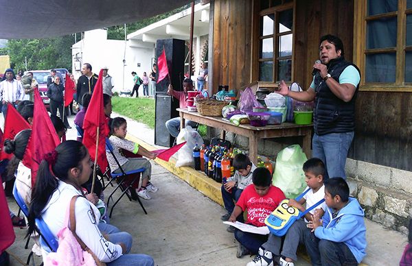 Continúa Antorcha dando banderazos en Huauchinango