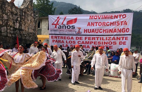 Celebra Antorcha entrega de fertilizante en Tlaola