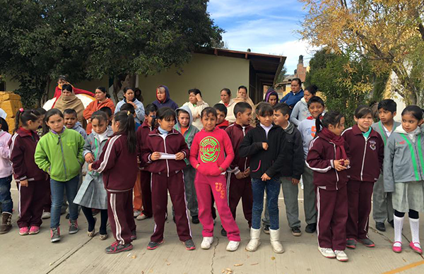 Osvaldo ávila logra domos para escuelas  en Guadalupe