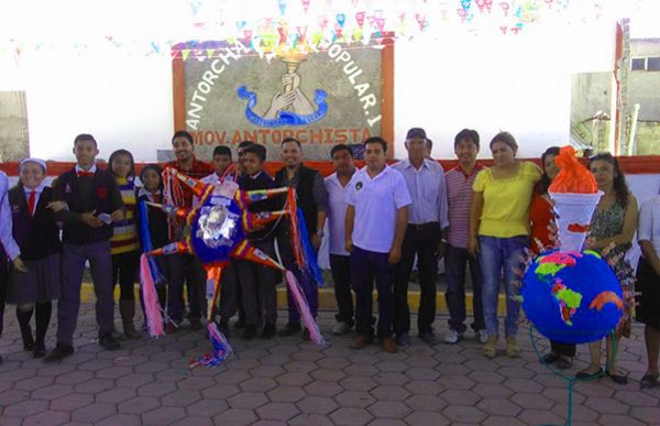 Realiza Antorcha concurso de piñatas en Izúcar