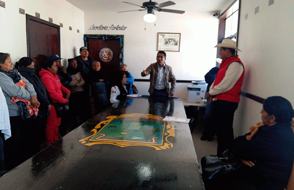 Alcalde de Miquihuana recibe comisión de Antorchistas