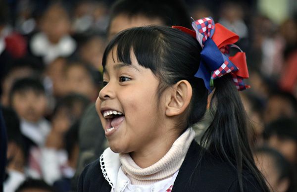 15 mil niños reciben regalos de los Reyes Magos