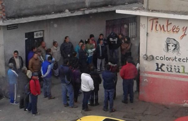 Presencia de golpeadores de la CNTE frente a la primaria Primero de Mayo, denuncia Antorcha