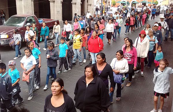 Antorchistas de Morelos se manifiestan por demandas para educación 