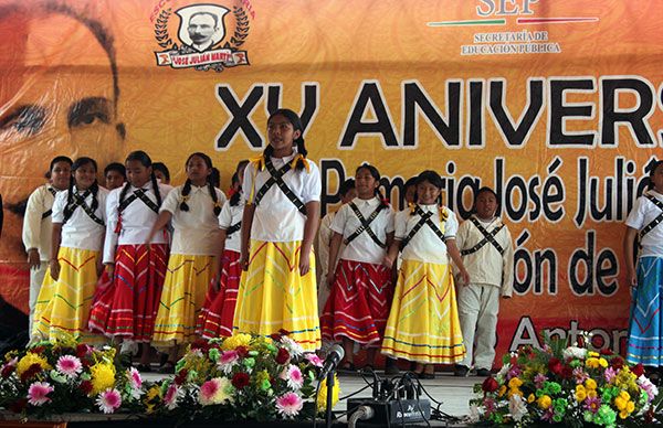 Conmemoran XV aniversario de primaria antorchista