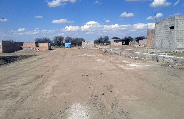 Mejoran su infraestructura urbana antorchistas de San Fco de los Romo