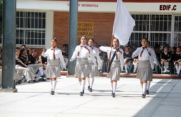 Realizan concurso de escoltas