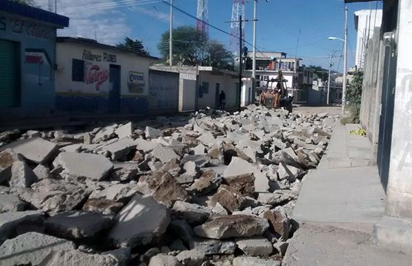Inicia pavimentación de calle en Tehuitzingo