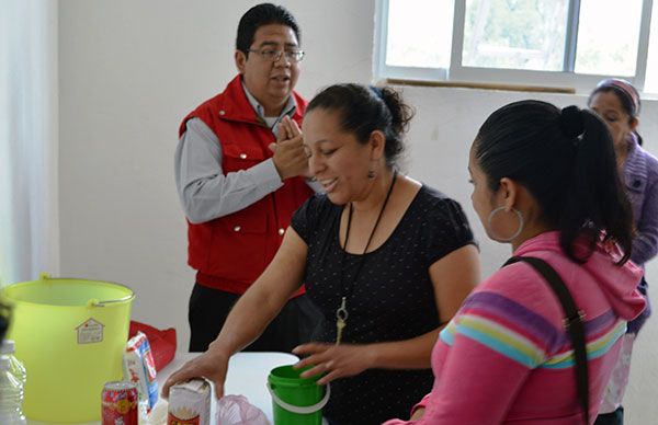 Entrega DIF Chimalhuacán apoyos a menores trabajadores en condiciones de vulnerabilidad