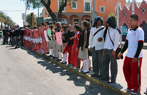 Denuncian abandono de la educación en Ocoyucan