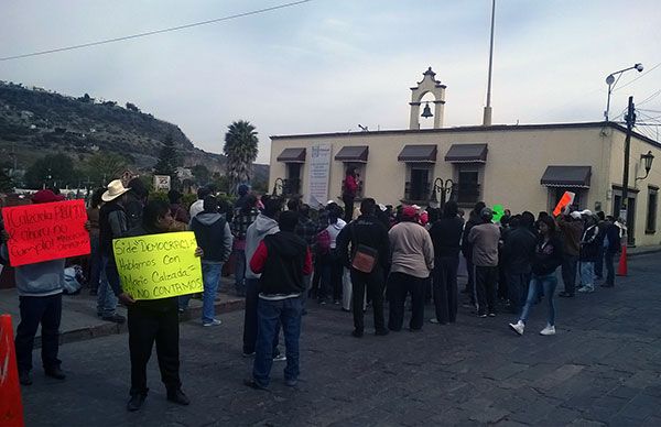 Anunciarán nuevas manifestaciones en EL Marqués por incumplimiento del alcalde Mario Calzada