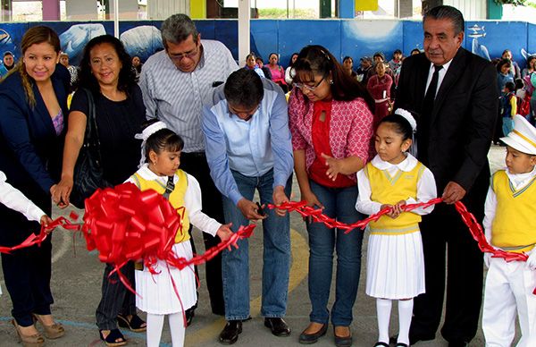 En escuelas de Cuatro Vientos reciben techumbres e impermeabilizaciones