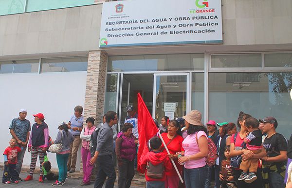 Vecinos de La Paz se manifestaron por incumplimiento de electrificaciones