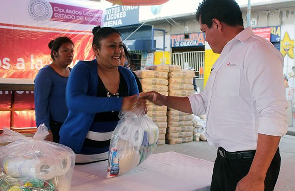 Diputados mexiquenses entregan apoyos en Chicoloapan