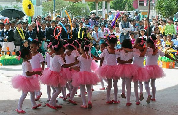 Festejan natalicio de Benito Juárez e inicio de la primavera