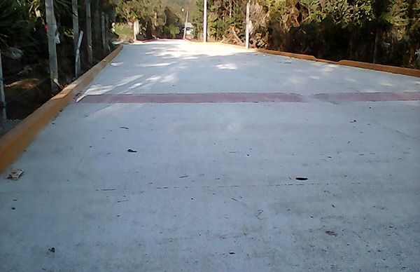 Logran pavimentación de calles en Tenango