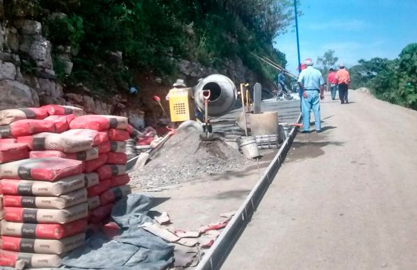 Al 70% pavimentación de camino en Olintla