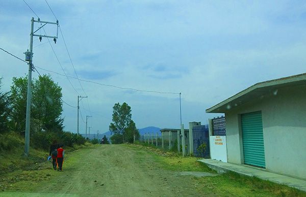 Llega servicio eléctrico a comunidad de Jocotitlán