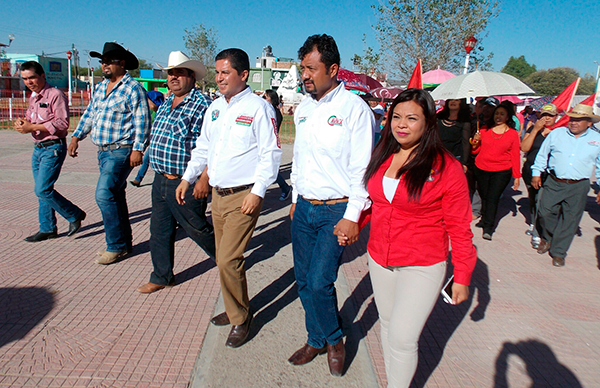 Progreso y bienestar para Casa Blanca: Osvaldo ávila 