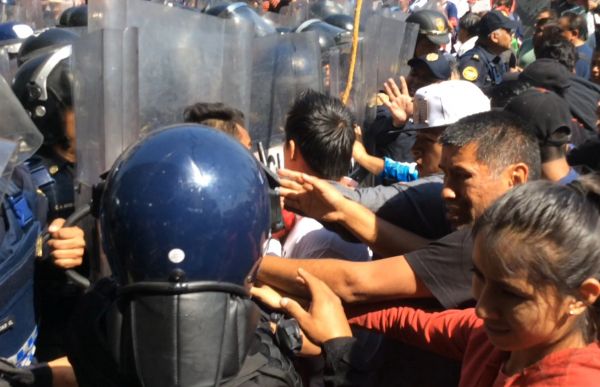 Gobierno de Miguel ángel Mancera reprime con violencia manifestación antorchista