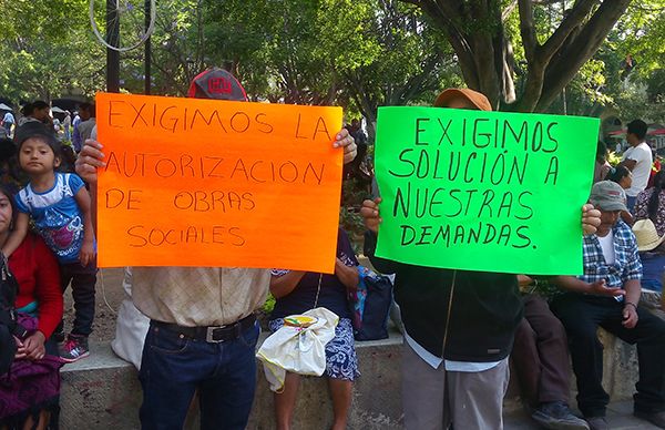 Protesta Antorcha Campesina en Palacio de Gobierno 