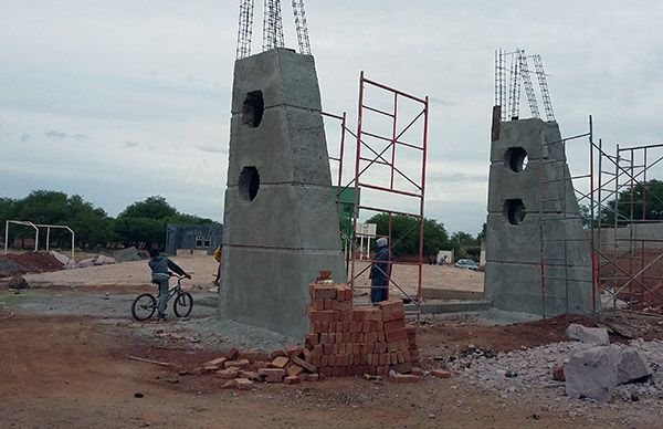 Construyen  unidad deportiva lograda por Antorcha