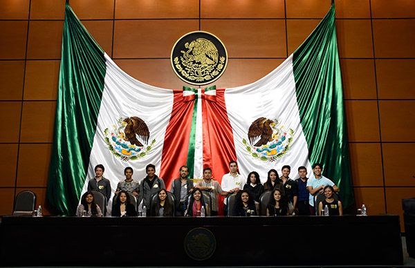 Alumnos del INBA recorren San Lázaro