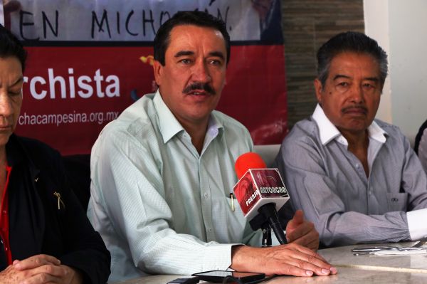 El gobierno de Michoacán incumple la ley, y la Segob federal no interviene
