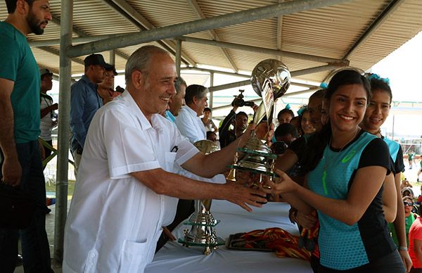 Logran tercer lugar en la segunda fuerza femenil deportistas quintanarroenses