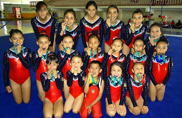 Club de gimnasia de Chimalhuacán triunfa en encuentro nacional de trampolín