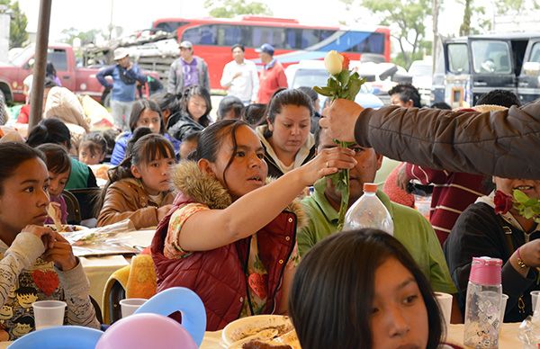 Antorcha festeja a mamás y niños con evento cultural